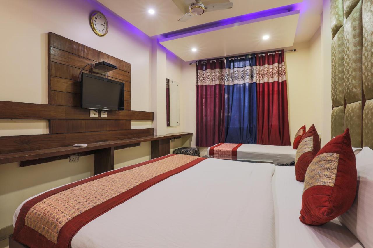 Hotel Guruvas Inn "Vaccinated Staff" Нью-Дели Экстерьер фото